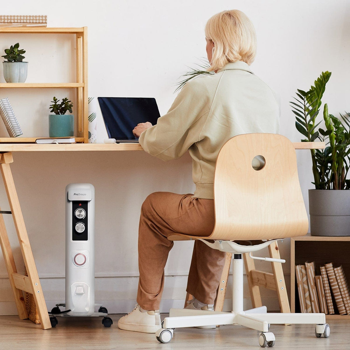 2500W 11 Fins Oil Filled Radiator Heater with Thermostat Control - White